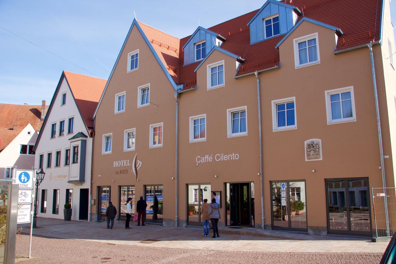 Hotel Im Ried Donauwörth Esterno foto